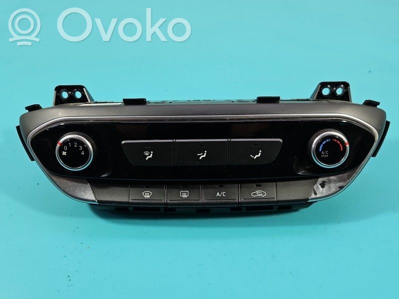 Hyundai i30 Climate control/heater control trim 