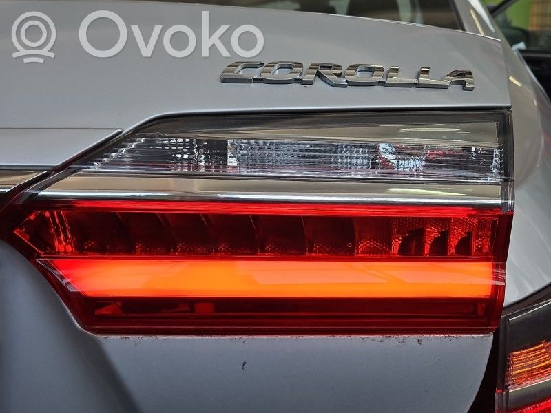 Toyota Corolla E160 E170 Lampa tylna 
