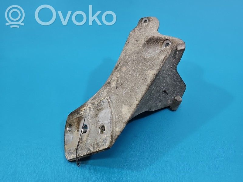 Bentley Continental Engine mounting bracket 