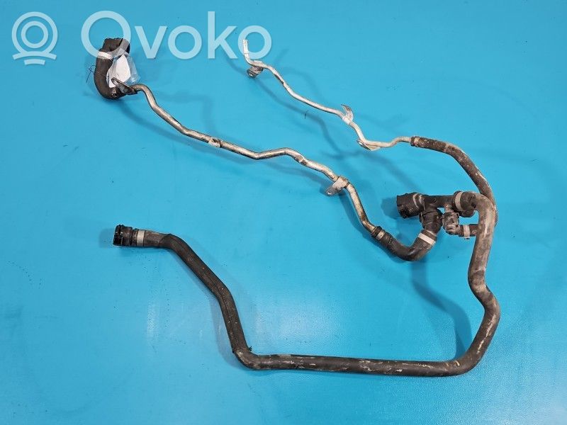BMW 5 G30 G31 G38 Conductă/furtun lichid de răcire motor 