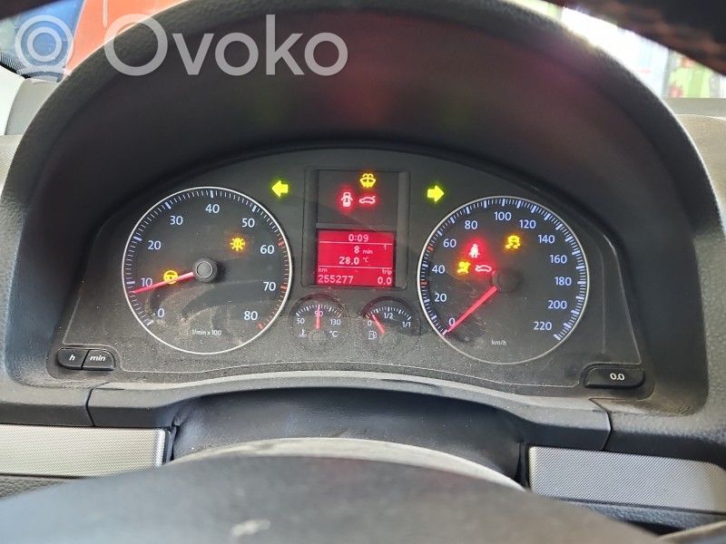 Volkswagen Golf V Licznik / Prędkościomierz 