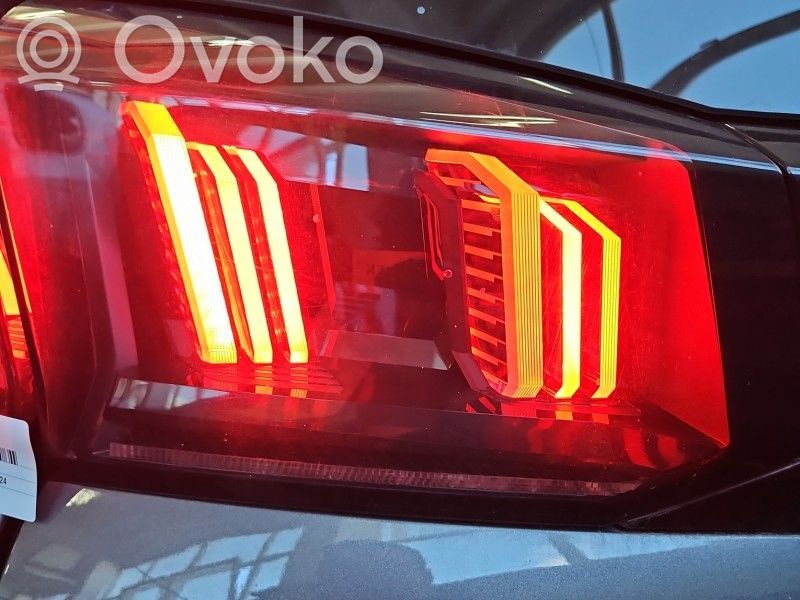 Peugeot 5008 II Lampă spate în capacul portbagajului 