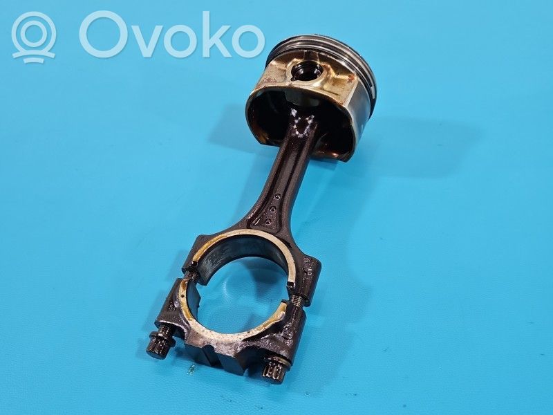 Volvo XC90 Piston