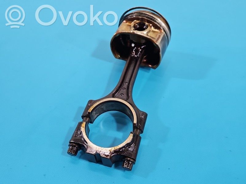 Volvo XC90 Piston