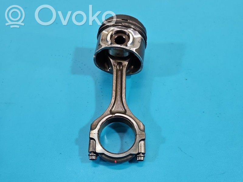 Mitsubishi Outlander Piston