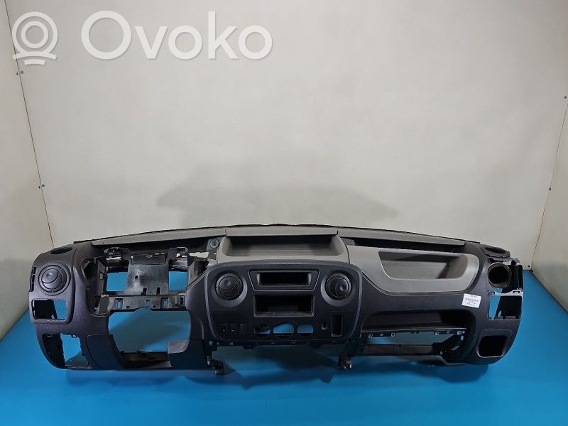Deska rozdzielcza   685002536R,IMPRK1605826