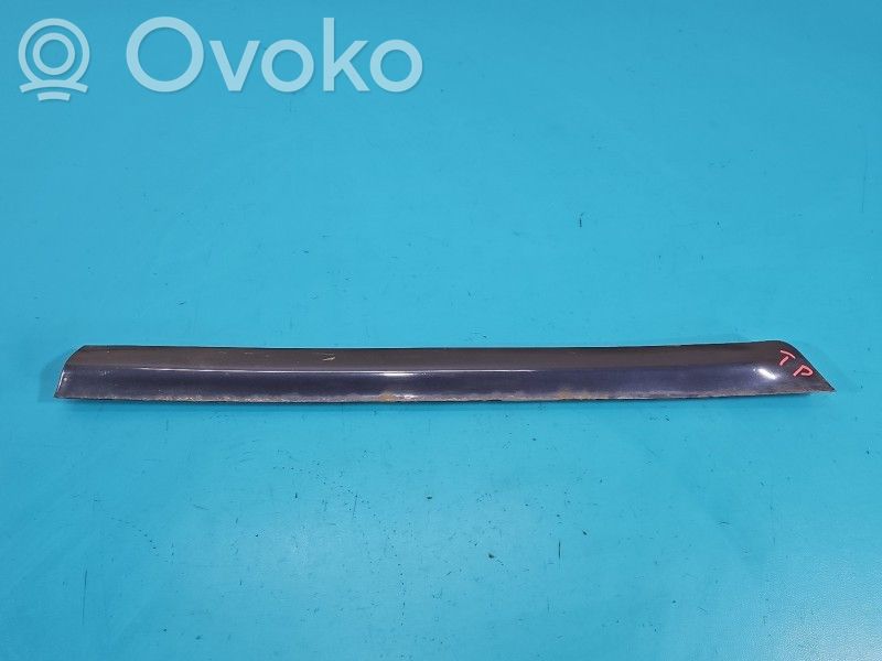 Audi A6 S6 C5 4B Takaoven lista (muoto)