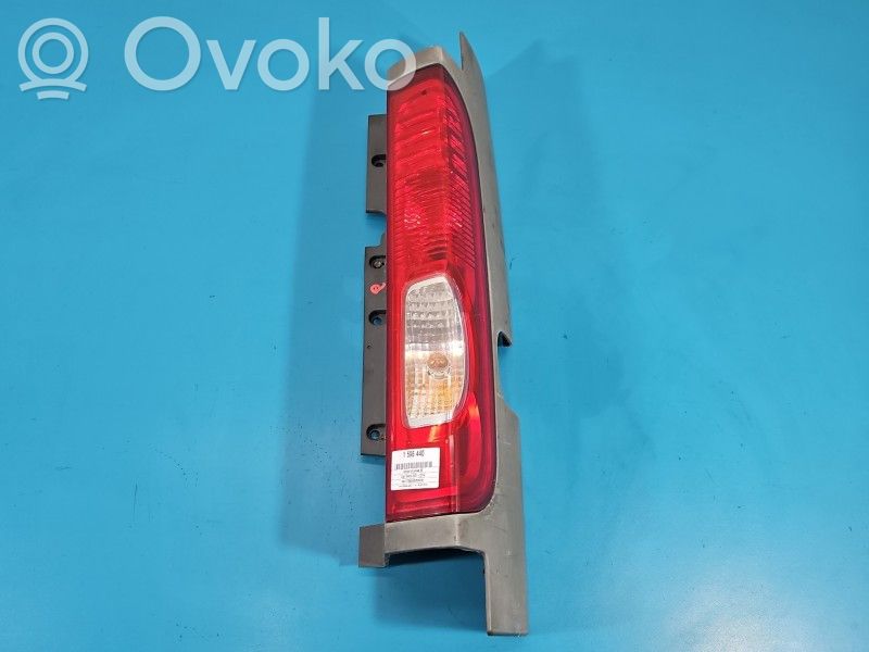 Opel Vivaro Задний фонарь в кузове 