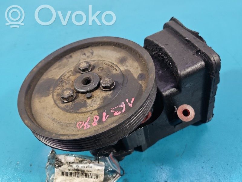 BMW 5 E39 Servopumpe