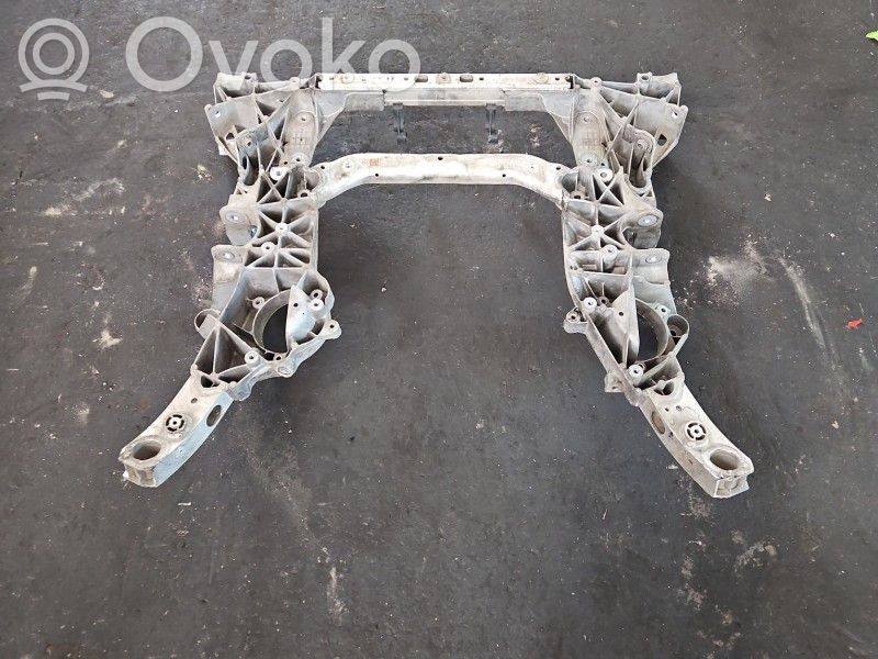 BMW 8 G15 Front axle beam