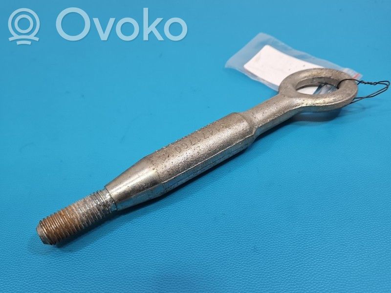 Volvo S90, V90 Anillo de remolque