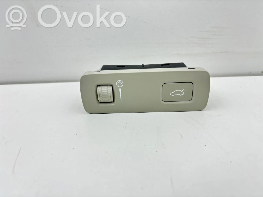 Volvo XC60 Tailgate opening switch 