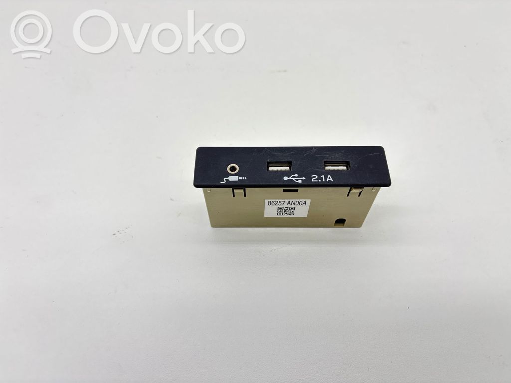 Subaru Outback (BT) USB socket connector 