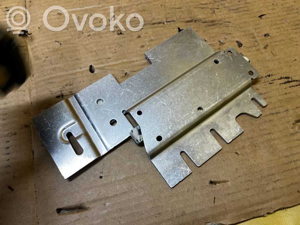 Engine mount bracket   WZMOCNIENIE,BLACHA