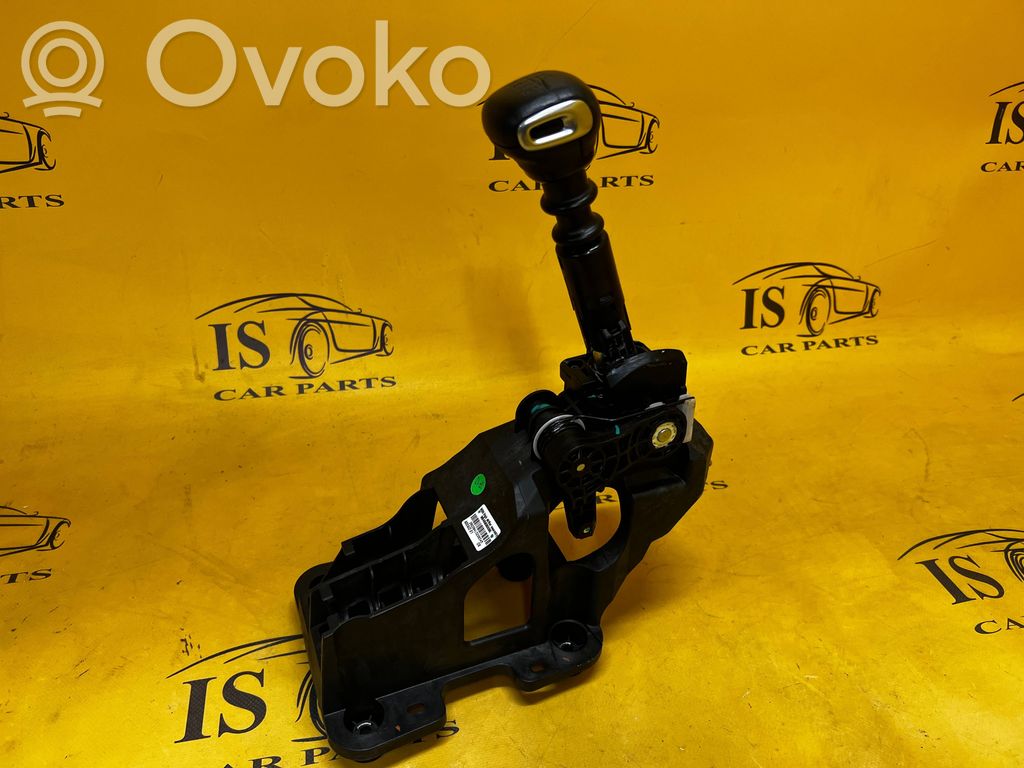 Peugeot 2008 II Gear shifter/selector 