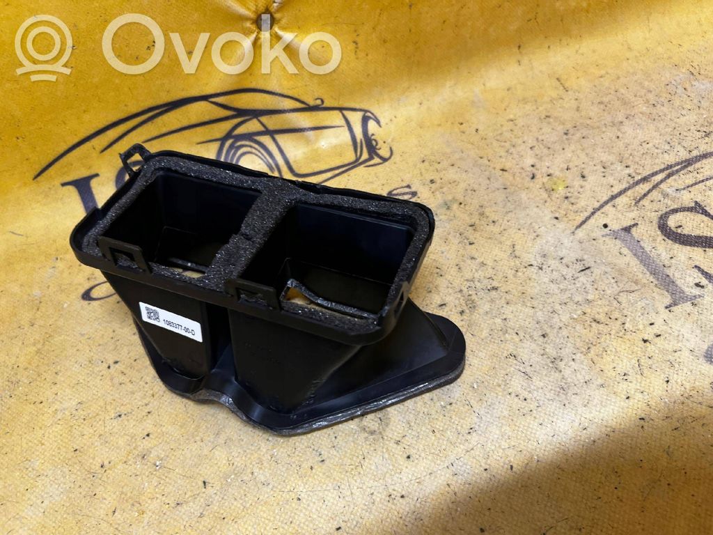Tesla Model 3 Ohjaamon sisäilman ilmakanava 