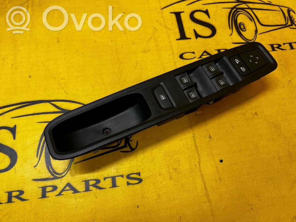 Dacia Sandero III Electric window control switch 
