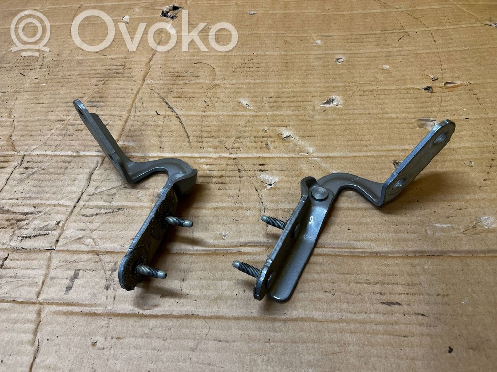 Tailgate hinge   LJ6BS42900AB,LJ6BS42901AB