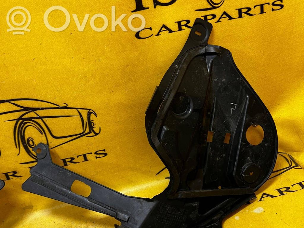 Ford Escape IV Wiper trim 