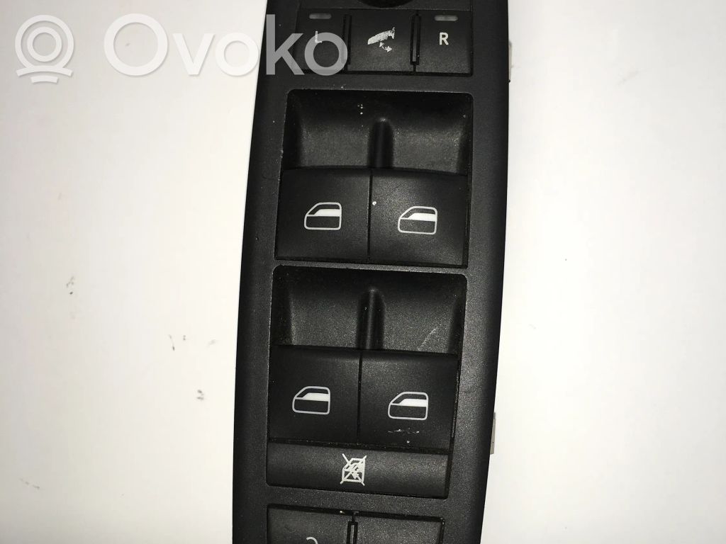 Dodge Nitro Electric window control switch 