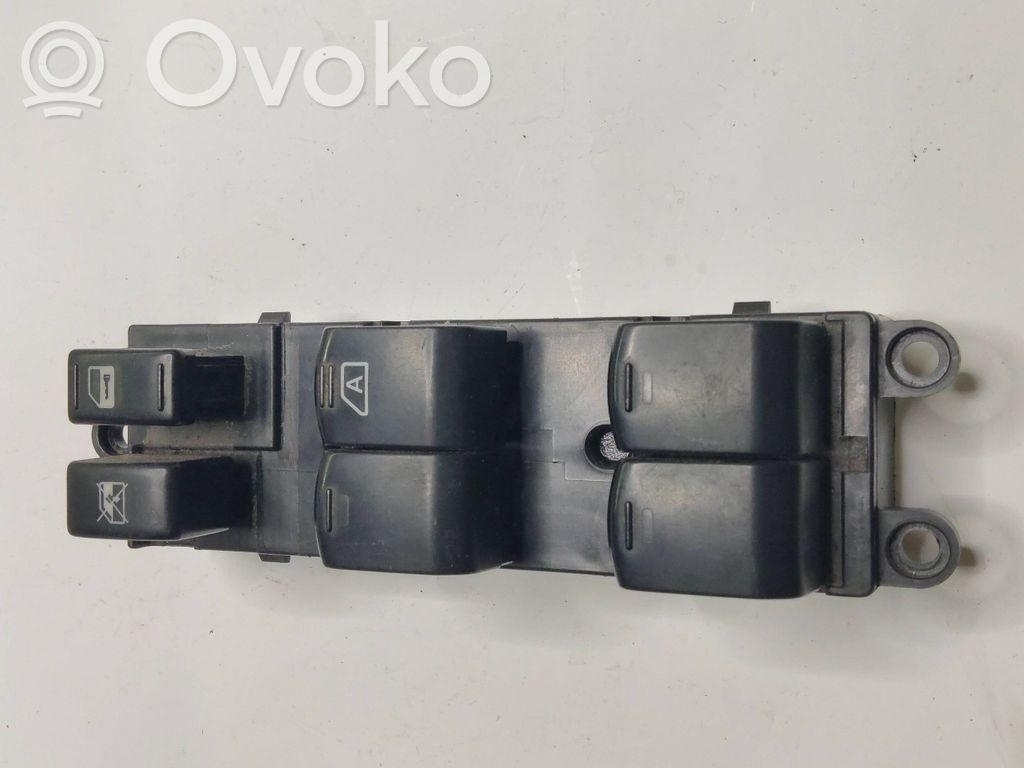 Subaru Forester SH Electric window control switch 