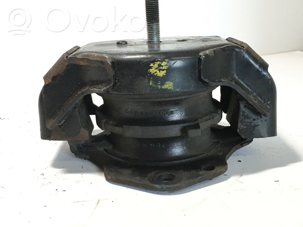 Mitsubishi Pajero Engine mount bracket 