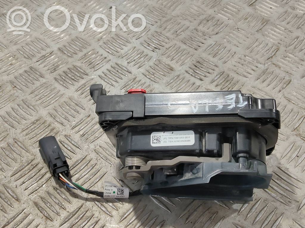 Tesla Model S Elektromobilio įkrovimo lizdas 