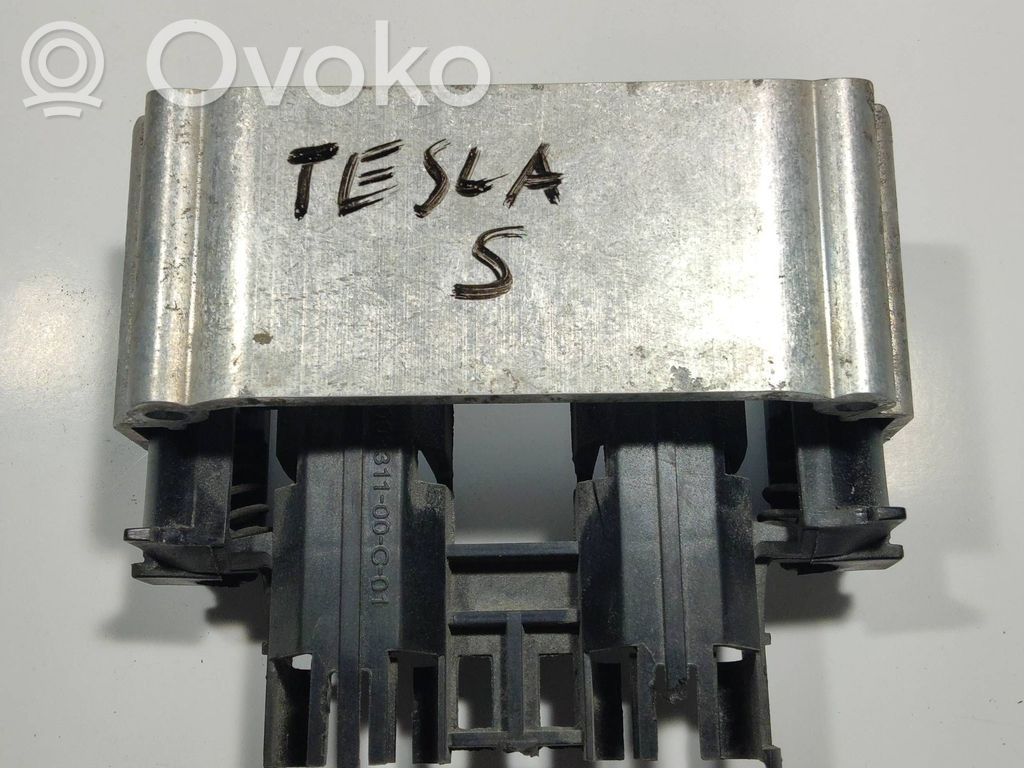 Tesla Model S Muu moottoritilan osa 