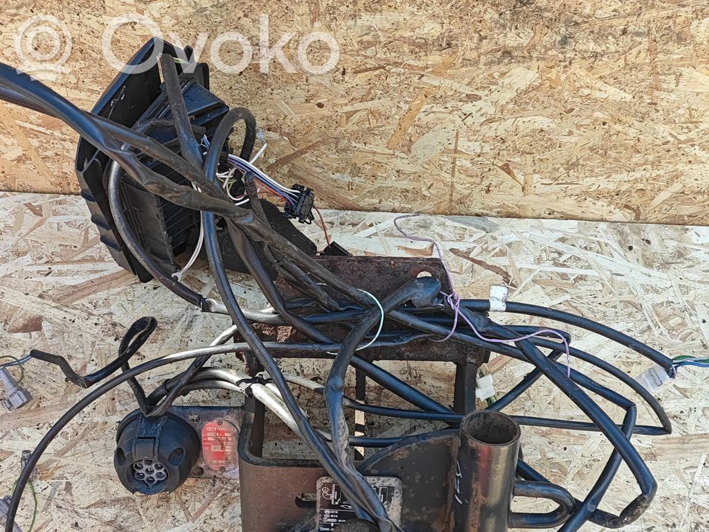 Hak holowniczy / Komplet   1123202,E11004381