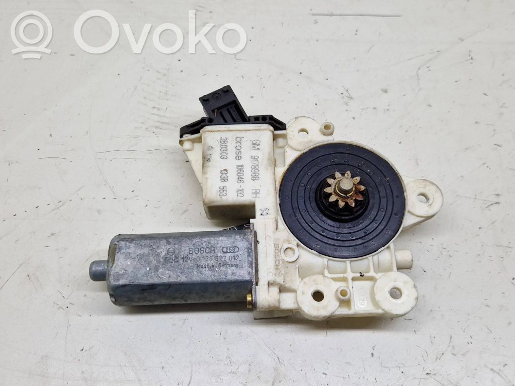 Opel Vectra C Varikliukas priekinio langų pakėlėjo 