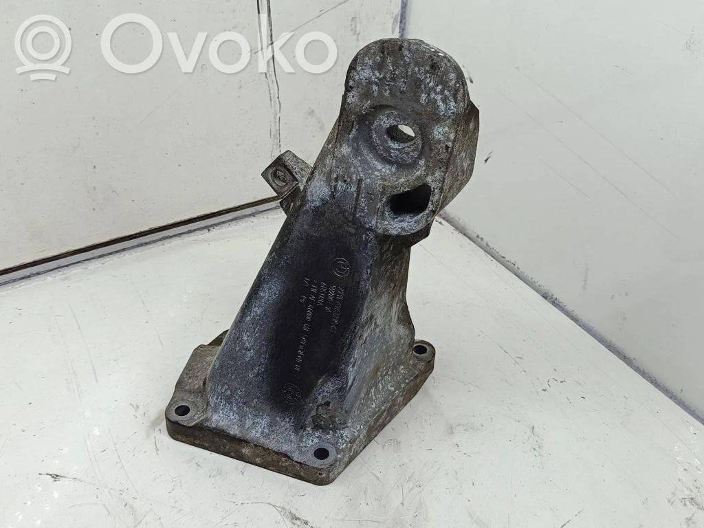 BMW 5 E60 E61 Variklio tvirtinimo kronšteinas 