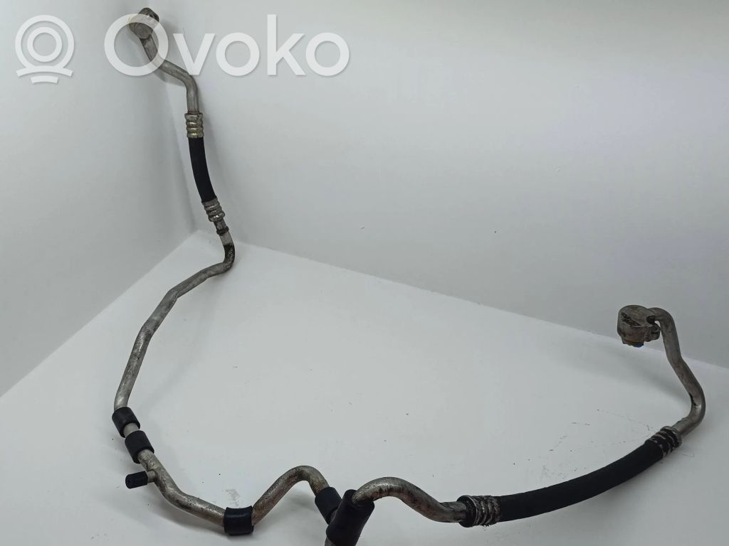 Volkswagen Touran I Air conditioning (A/C) pipe/hose 