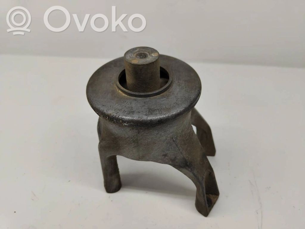Volkswagen Transporter - Caravelle T5 Engine mount bracket 