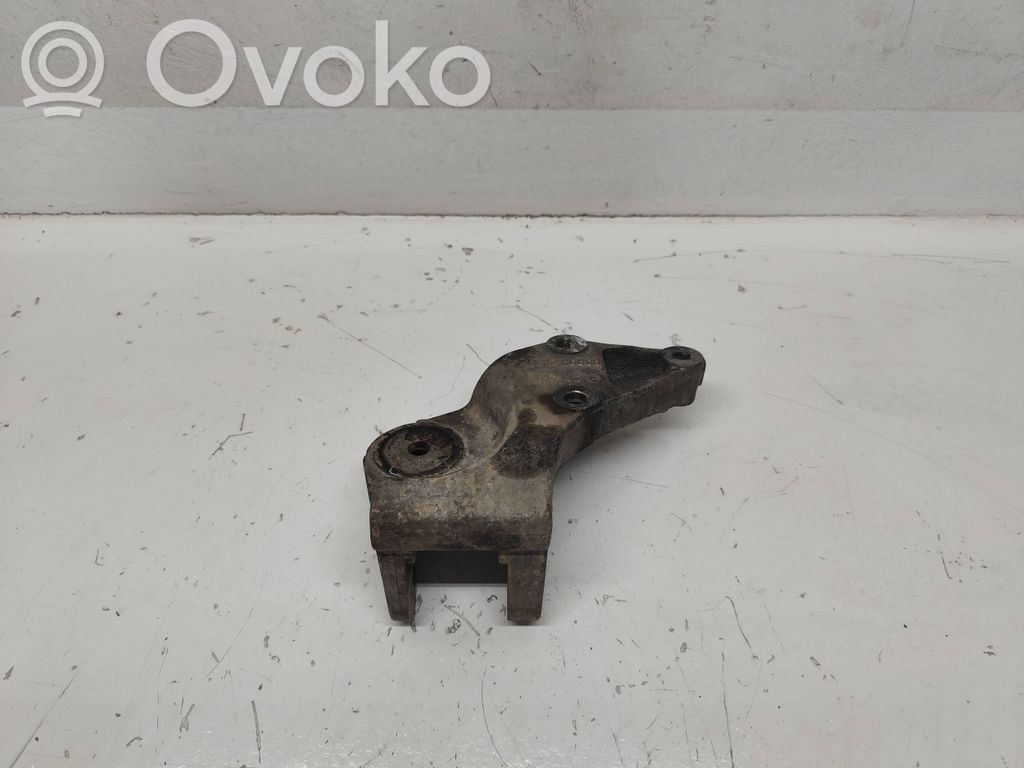 Engine mounting bracket   1485600080,88L2E
