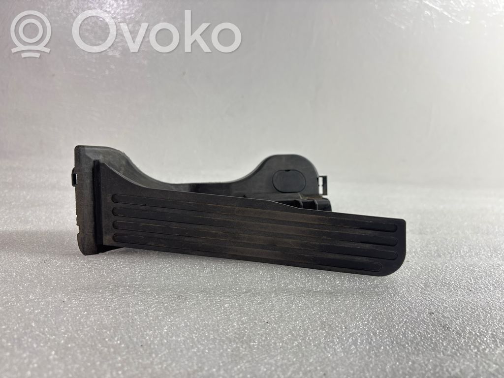 Volkswagen PASSAT B6 Pedal del acelerador 