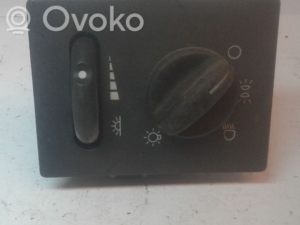 Light switch   10246287