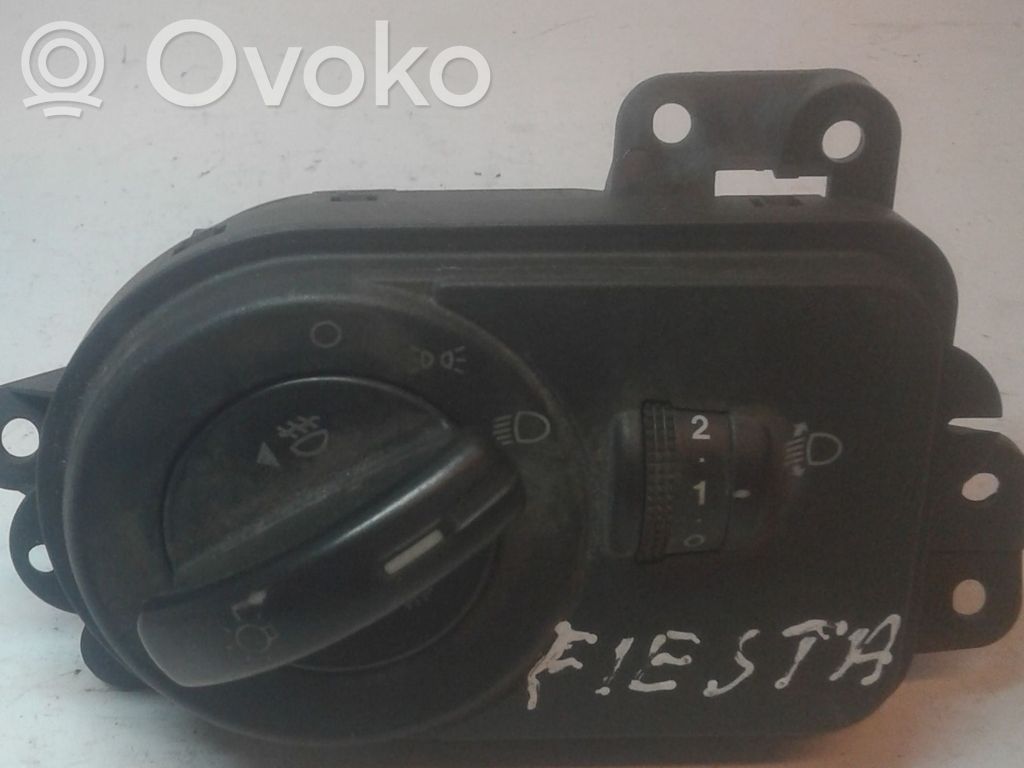 Light switch   2S6T13A024CA,04053700