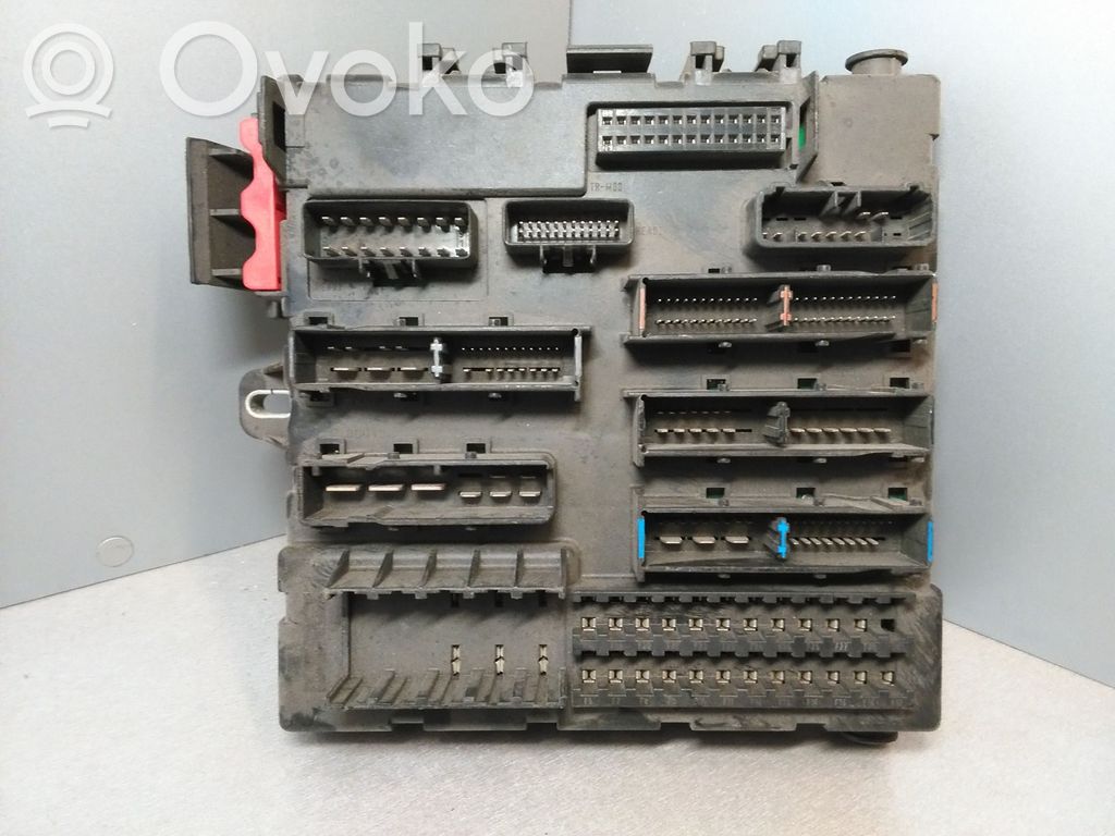 Opel Vectra C Saugiklių blokas 