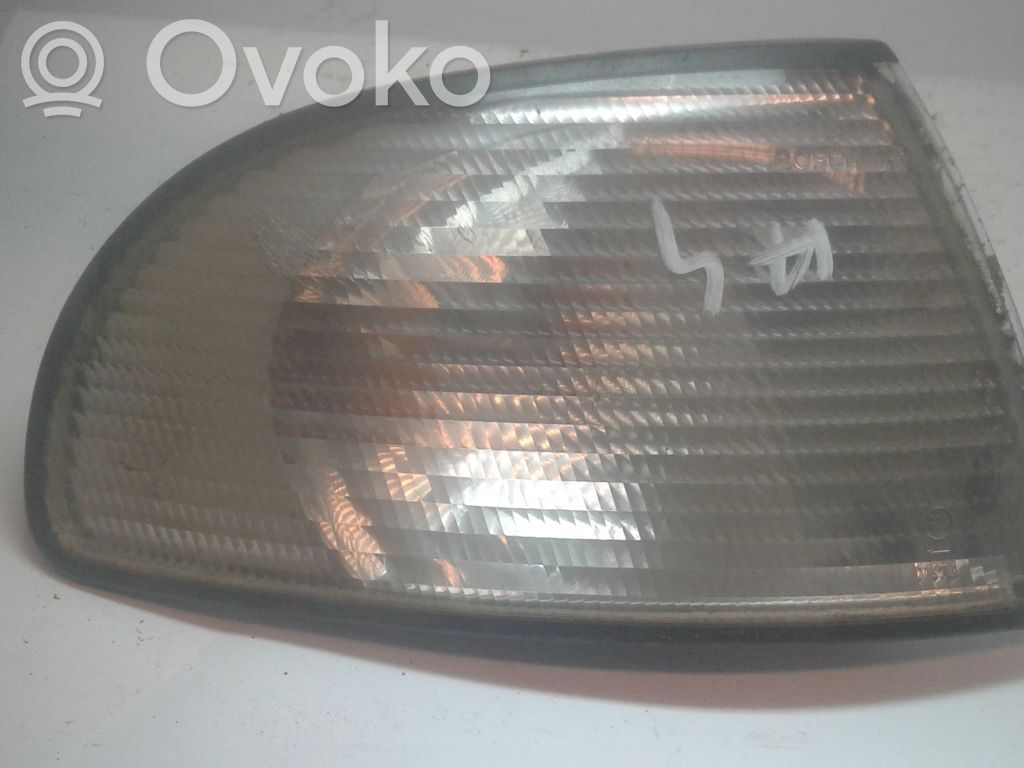 Audi A4 S4 B5 8D Front indicator light 