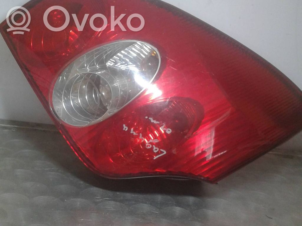 Renault Laguna II Aizmugurējais lukturis virsbūvē 