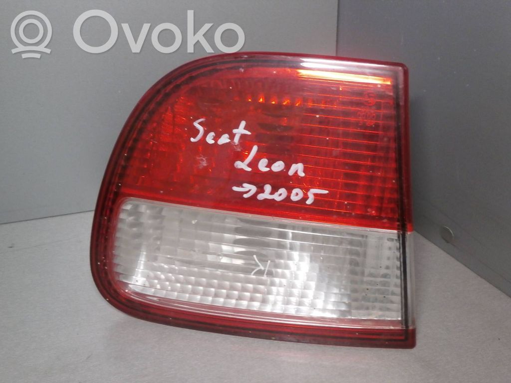 Seat Leon (1M) Takaluukun takavalot 