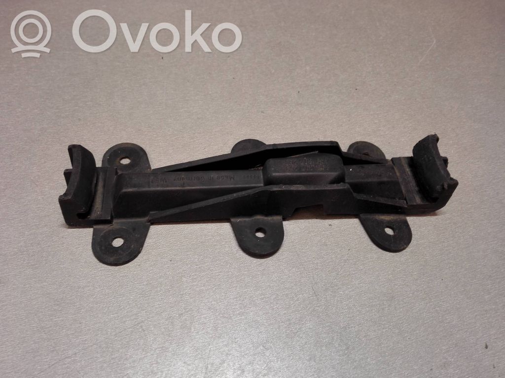 Audi 80 90 B3 Rear bumper mounting bracket 