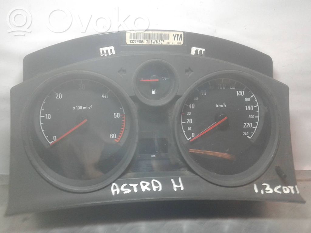 Opel Astra H Licznik / Prędkościomierz 