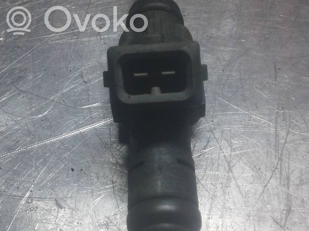 Volkswagen Golf IV Inyector de combustible 