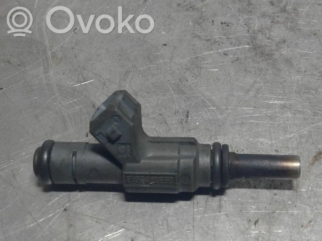 Volkswagen PASSAT B5 Inyector de combustible 