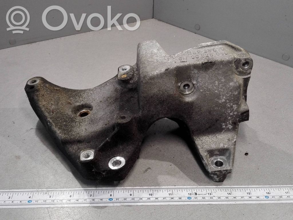 Opel Vectra B Generator/alternator bracket 