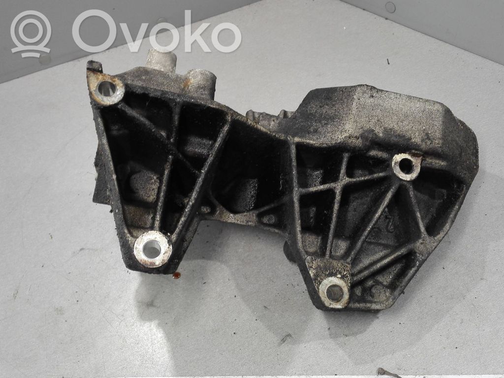 Opel Vectra B Generator/alternator bracket 
