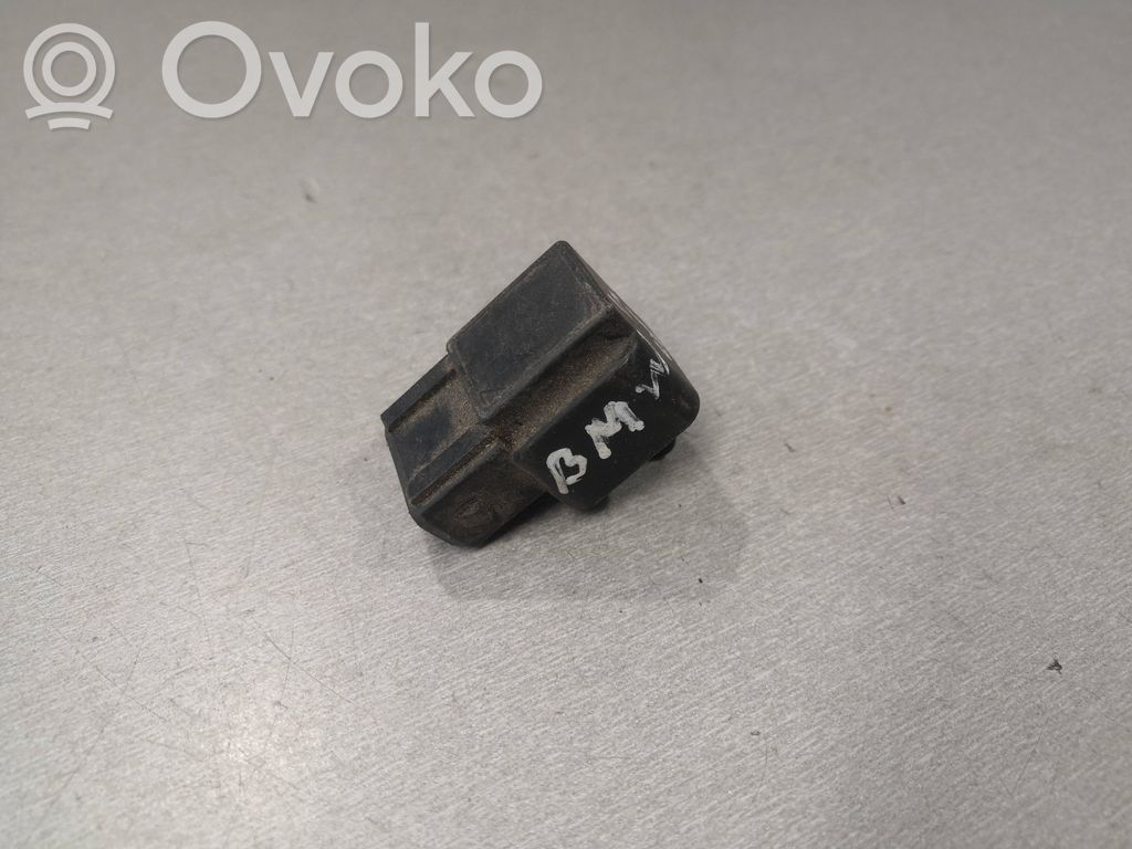 BMW 5 E34 Air pressure sensor 