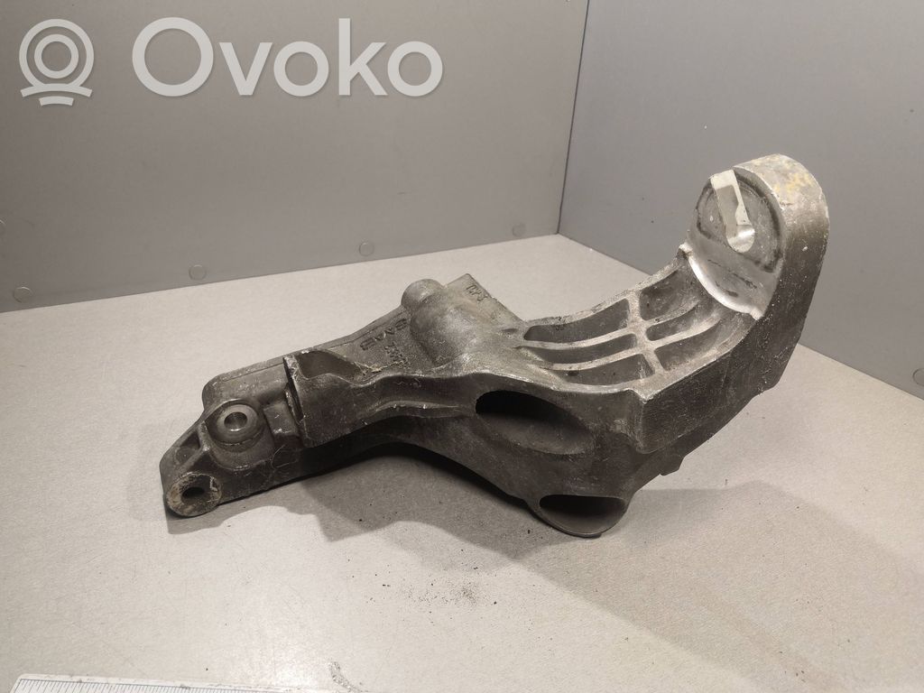 Saab 9-5 Engine mounting bracket 