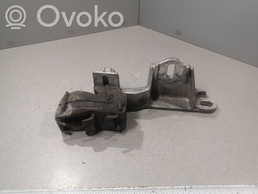 Engine mounting bracket   7M3199800A,YM218030AA